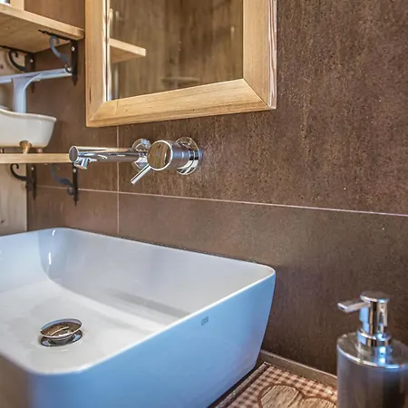 Apartment Yvonne - Myholidaylivigno Livigno